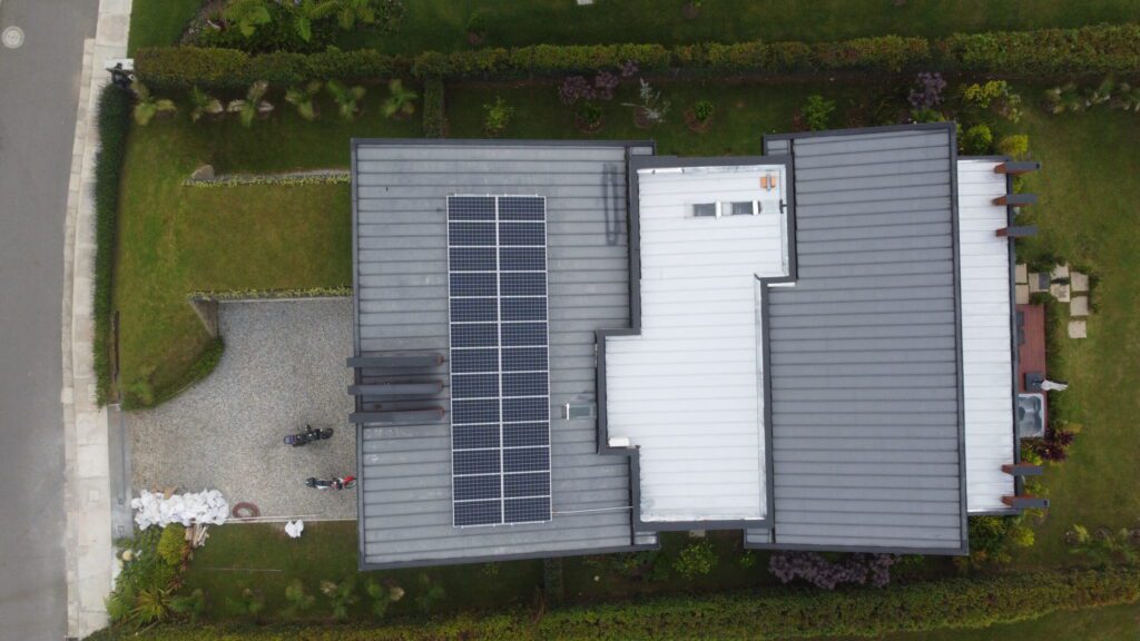 Instalación de paneles solares para casas en colombia